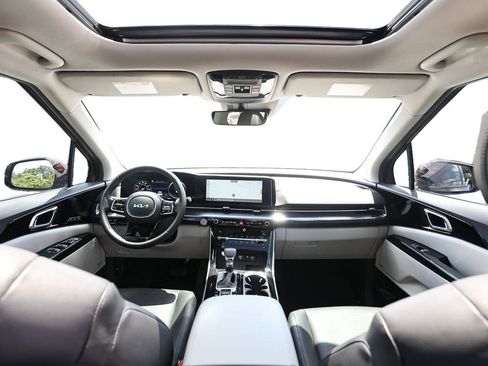 Certified 2024 Kia Carnival SX Prestige FWD image 26