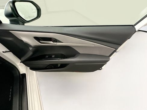 Used 2025 Toyota Camry SE FWD image 32