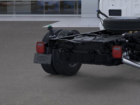 New 2026 Ford F550 4x4 Crew Cab image 21