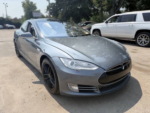 Used 2013 Tesla Model S RWD image 3