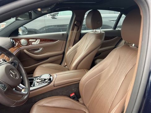 Used 2017 Mercedes-Benz E 300 4MATIC image 8