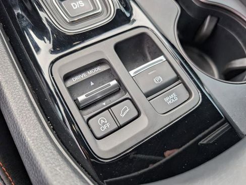 Used 2025 Honda Pilot TrailSport image 31