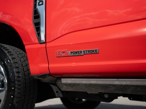 Certified 2025 Ford F350 Lariat w/ Lariat Ultimate Package AWD/4WD image 9