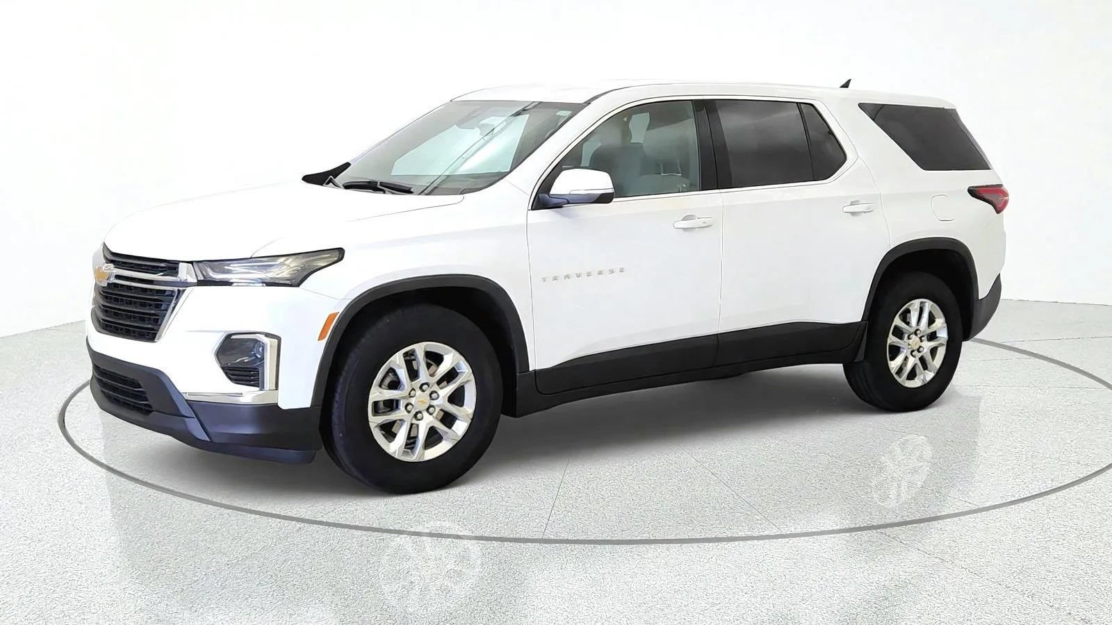 Used 2023 Chevrolet Traverse LS w/ Safety Package AWD/4WD image 4