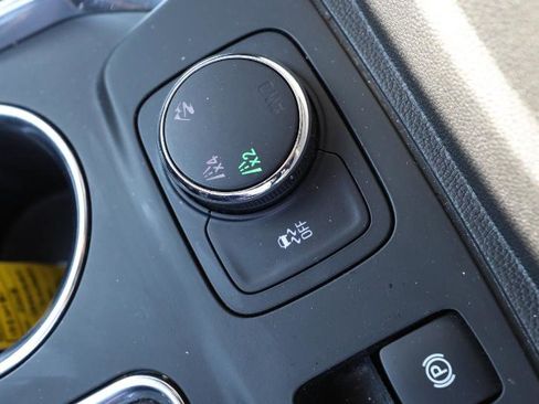 Used 2018 Chevrolet Traverse LT image 21