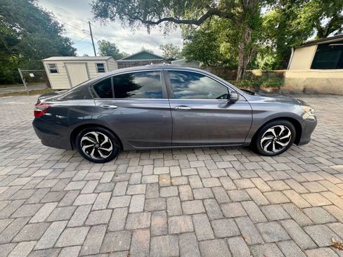 Used 2017 Honda Accord EX-L image 8