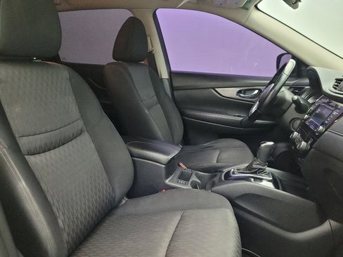 Used 2020 Nissan Rogue SV FWD image 21