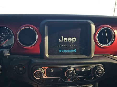 Used 2022 Jeep Gladiator Rubicon w/ LED Lighting Group AWD/4WD image 5