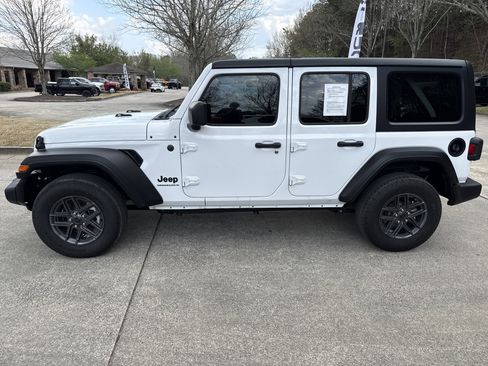 Used 2024 Jeep Wrangler Sport S image 4