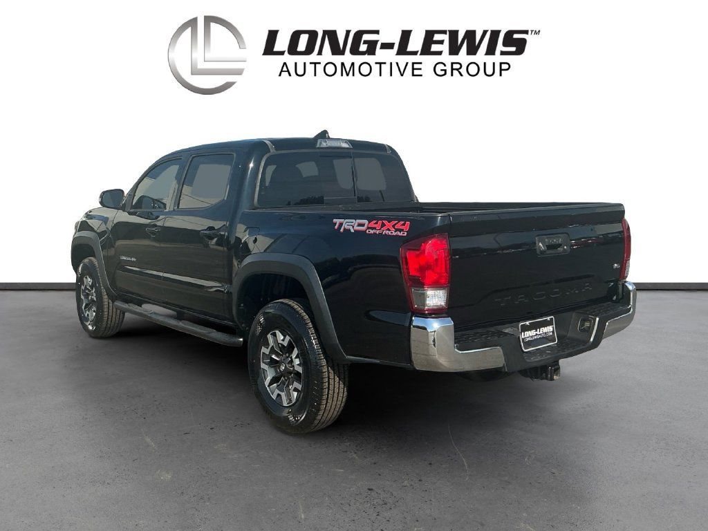 Used 2017 Toyota Tacoma TRD Off-Road w/ Tow Package (A/T) AWD/4WD image 4