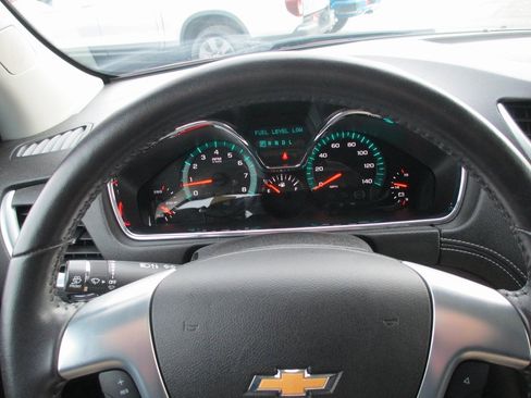 Used 2017 Chevrolet Traverse LT image 25