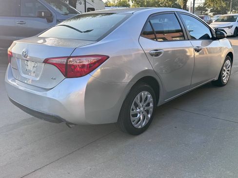 Used 2019 Toyota Corolla LE w/ Carpet Mat Package (TMS) FWD image 9
