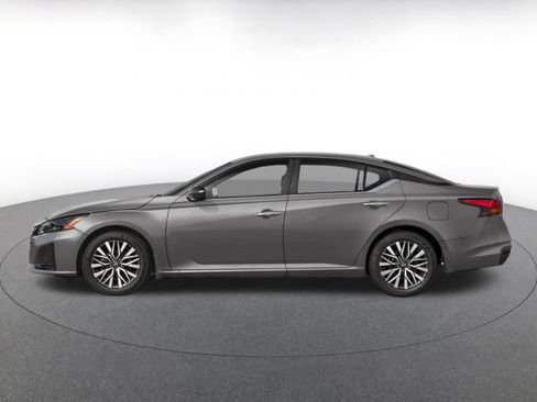 Used 2025 Nissan Altima 2.5 SV FWD image 3