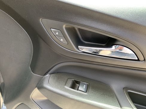 Used 2023 Chevrolet Equinox RS w/ RS Leather Package FWD image 39