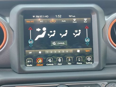 Used 2023 Jeep Gladiator Mojave w/ Cold Weather Group AWD/4WD image 14