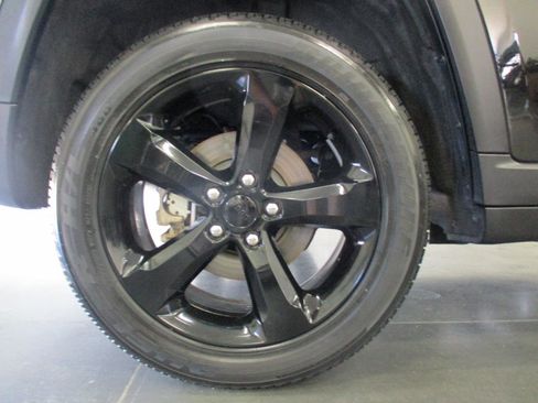 Used 2022 Jeep Grand Cherokee Altitude image 25