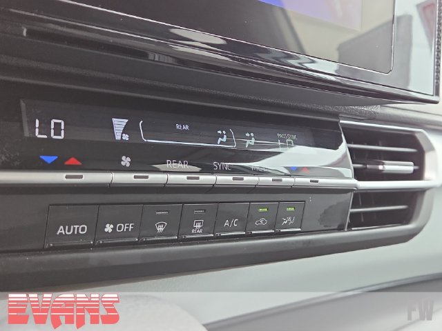 Certified 2025 Toyota Sienna LE FWD image 10
