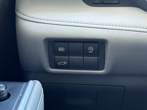 Used 2023 Toyota Highlander XLE FWD image 41