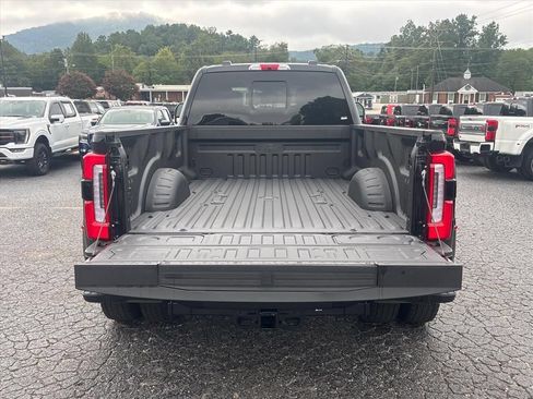 Used 2025 Ford F450 Platinum w/ FX4 Off-Road Package AWD/4WD image 7