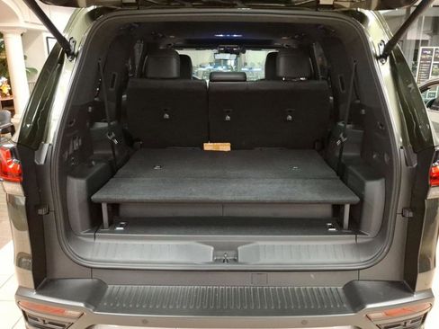 Used 2025 Lexus LX 700h Overtrail image 12
