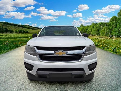 Used 2020 Chevrolet Colorado W/T w/ WT Convenience Package RWD image 8