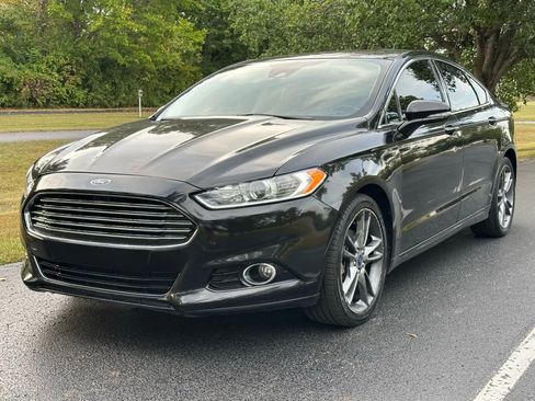Used 2015 Ford Fusion Titanium image 2