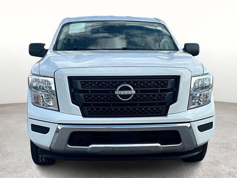 Used 2023 Nissan Titan SV image 5