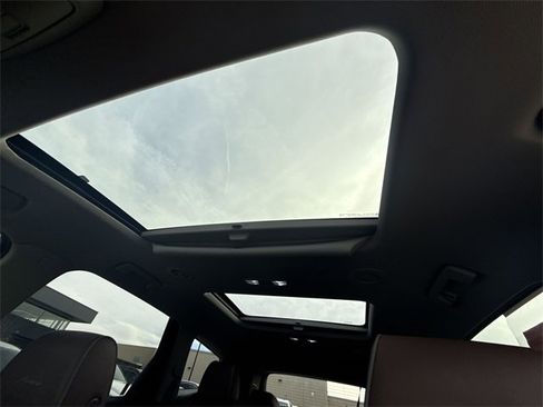 Used 2020 Buick Enclave Avenir w/ Avenir Technology Package image 21