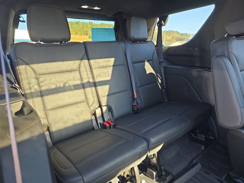 Used 2021 Chevrolet Tahoe High Country w/ Premium Package image 29