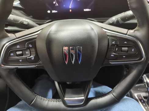 Used 2025 Buick Envista Preferred w/ Convenience I Package FWD image 19