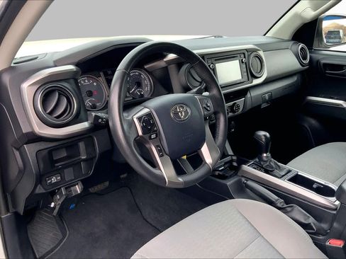 Used 2017 Toyota Tacoma SR5 w/ Tow Package RWD image 17