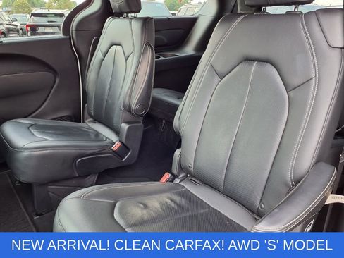 Used 2020 Chrysler Pacifica Touring-L w/ Advanced Safetytec Group AWD/4WD image 7
