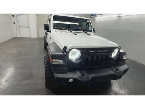 Used 2021 Jeep Wrangler Unlimited Sport AWD/4WD image 3