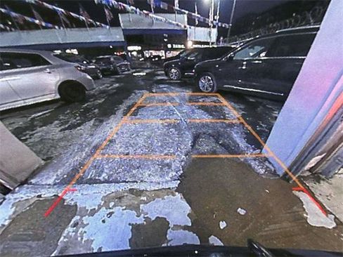 Used 2025 Cadillac XT6 Premium Luxury image 25