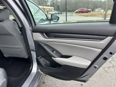 Used 2020 Honda Accord EX image 18