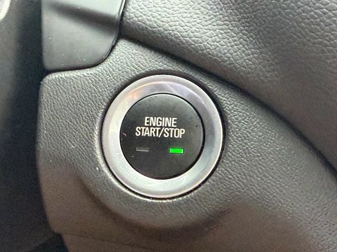 Used 2023 Chevrolet Equinox LT FWD image 28
