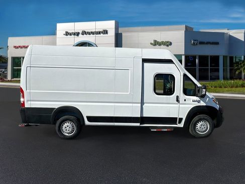 Used 2024 RAM ProMaster 3500 w/ Delivery Van Package image 8