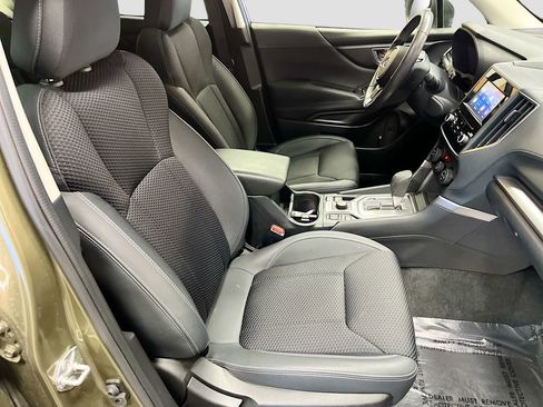 Used 2023 Subaru Forester Premium AWD/4WD image 28