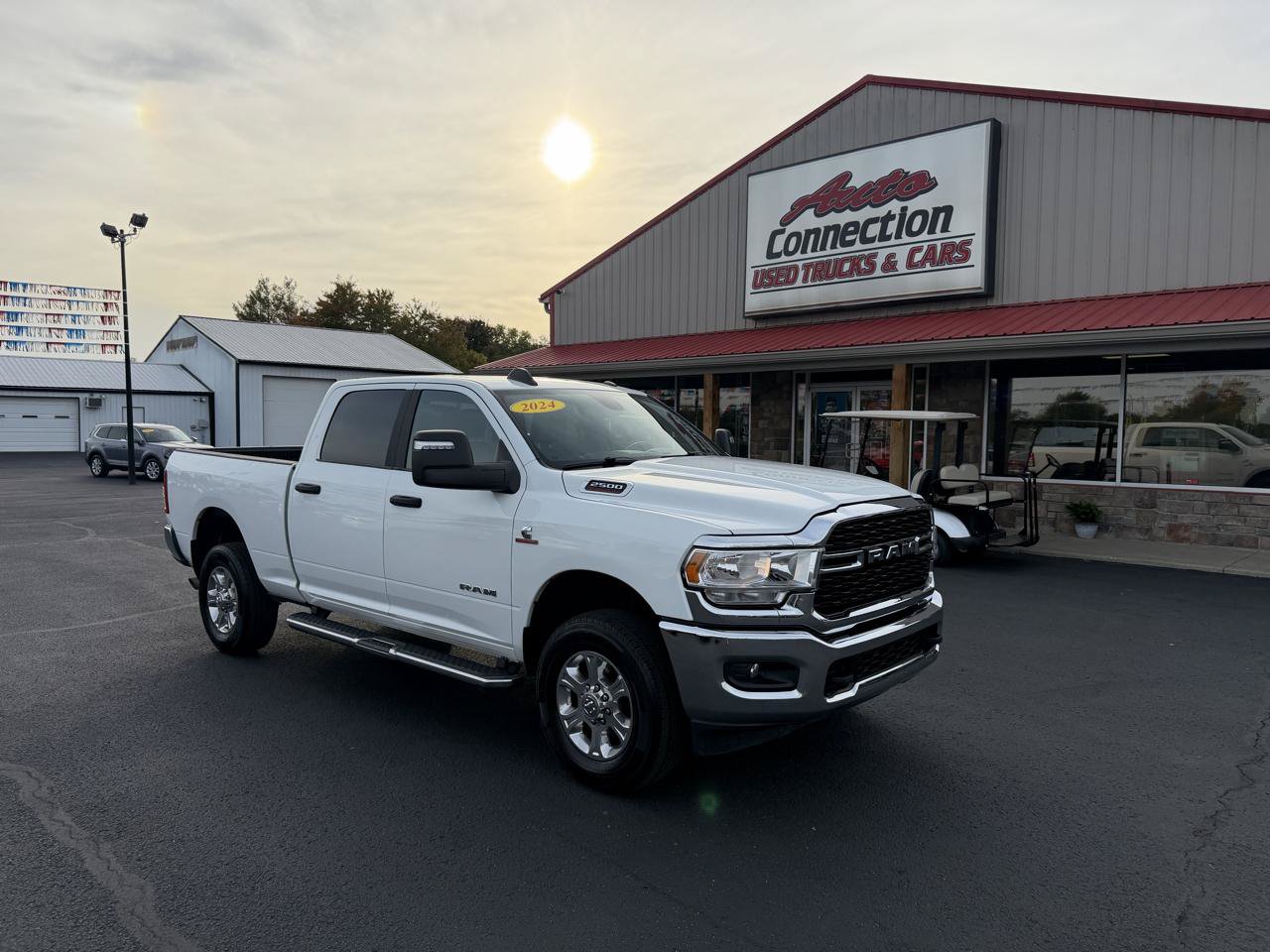 Used 2024 RAM 2500 Big Horn AWD/4WD image 1