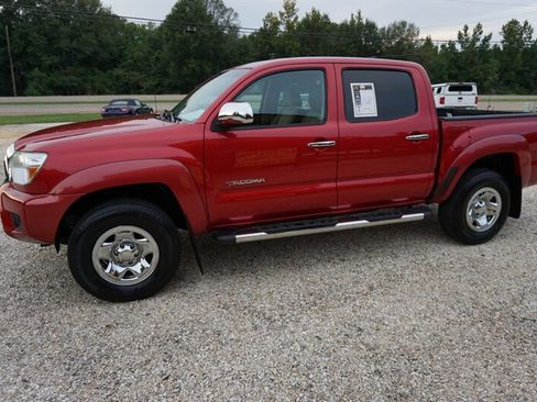 Used 2012 Toyota Tacoma PreRunner image 6