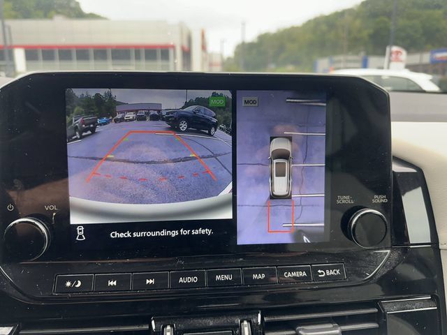 Used 2023 Nissan Pathfinder SL AWD/4WD image 21