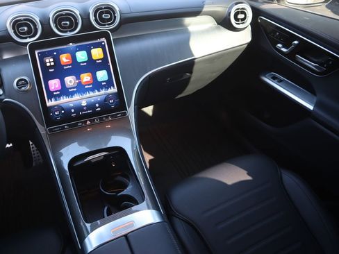 Used 2025 Mercedes-Benz GLC 300 4MATIC image 11