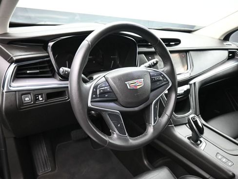 Used 2017 Cadillac XT5 Luxury w/ LPO, Wheel Lock Package image 15