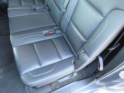 Used 2020 Chevrolet Suburban LT image 43