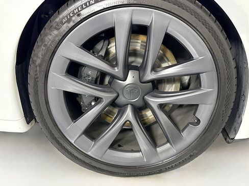 Used 2022 Tesla Model S Plaid image 33