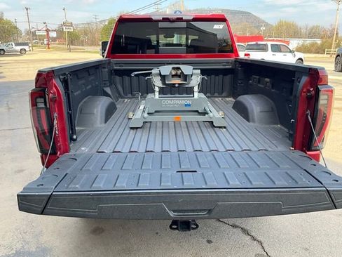 Used 2024 GMC Sierra 2500 AT4 w/ AT4 Premium Plus Package AWD/4WD image 11