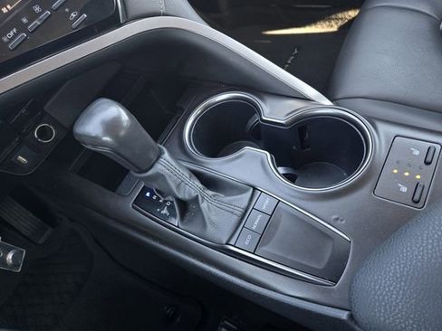 Used 2024 Toyota Camry SE w/ Cold Weather Package image 21