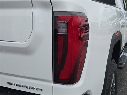 New 2025 GMC Sierra 2500 Denali w/ Denali Reserve Package image 10