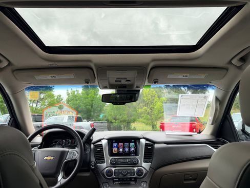 Used 2019 Chevrolet Suburban LT AWD/4WD image 21