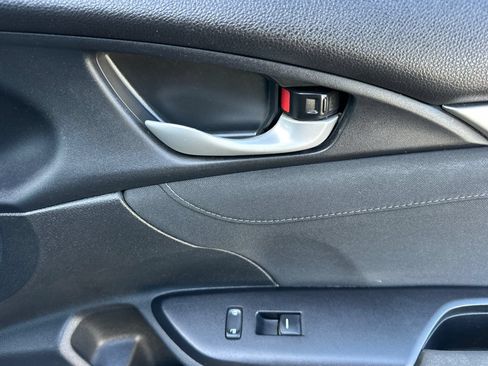 Used 2019 Honda Civic EX image 21